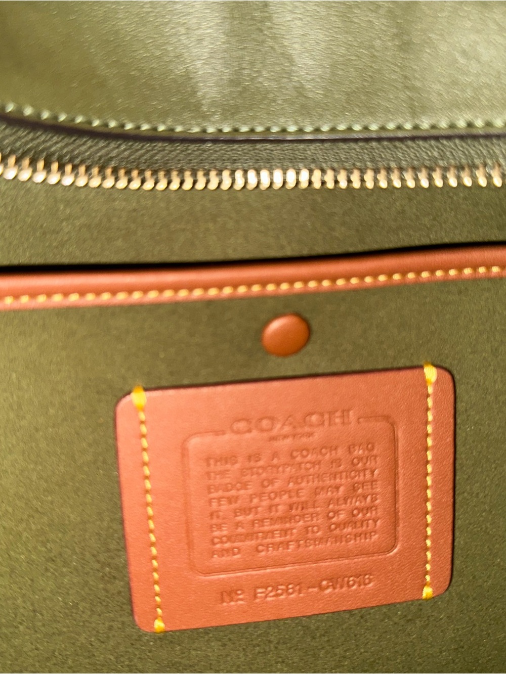 COACH Olive Empire 40 - Picture 8 of 14